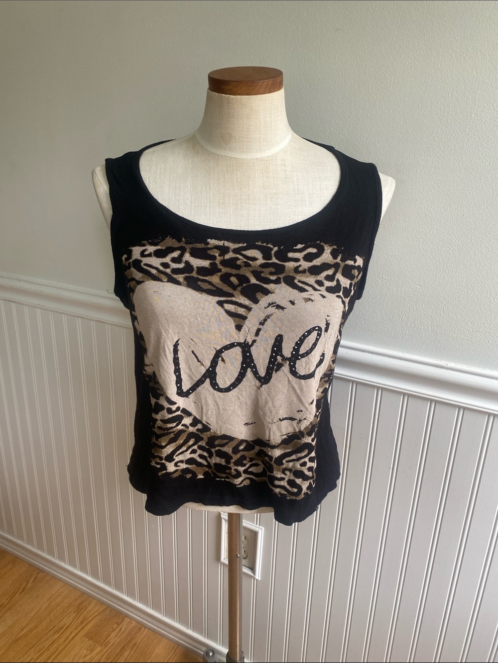 5 for $25! Black Sleeveless Graphic 'Love' Leopard Heart Tank Top